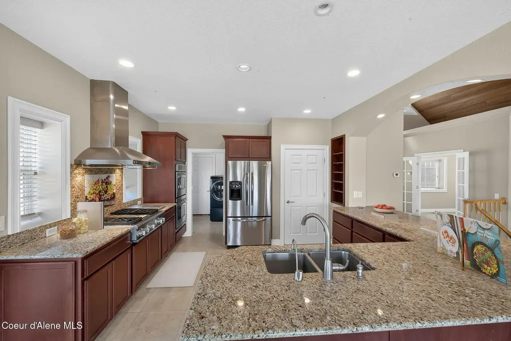 2953 E Badger Road Harrison ID 83833