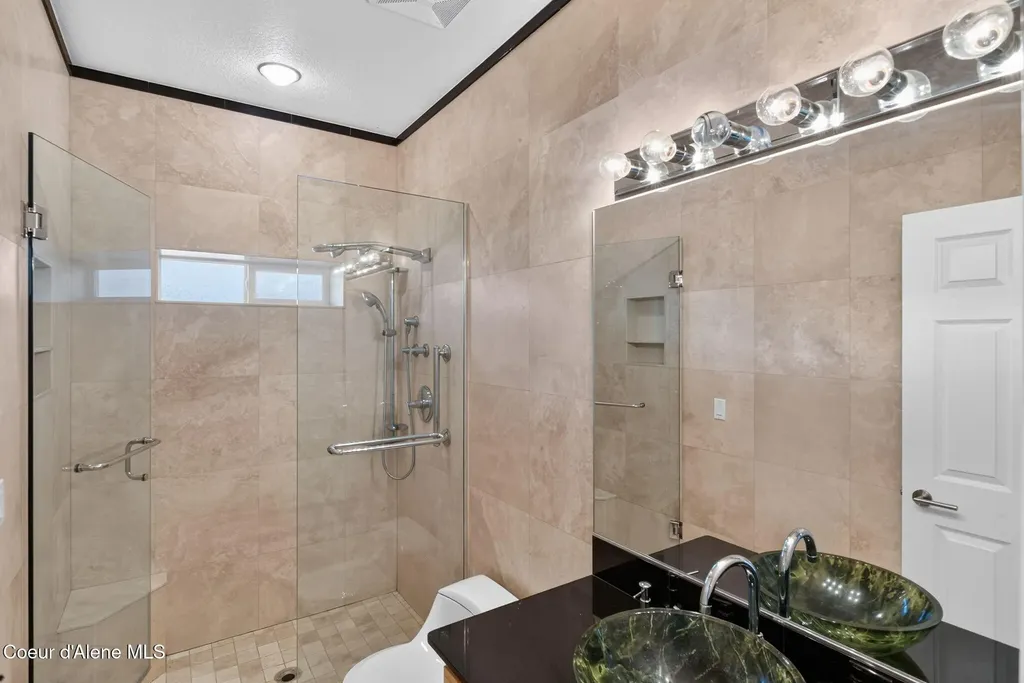2953 E Badger Road Harrison ID 83833