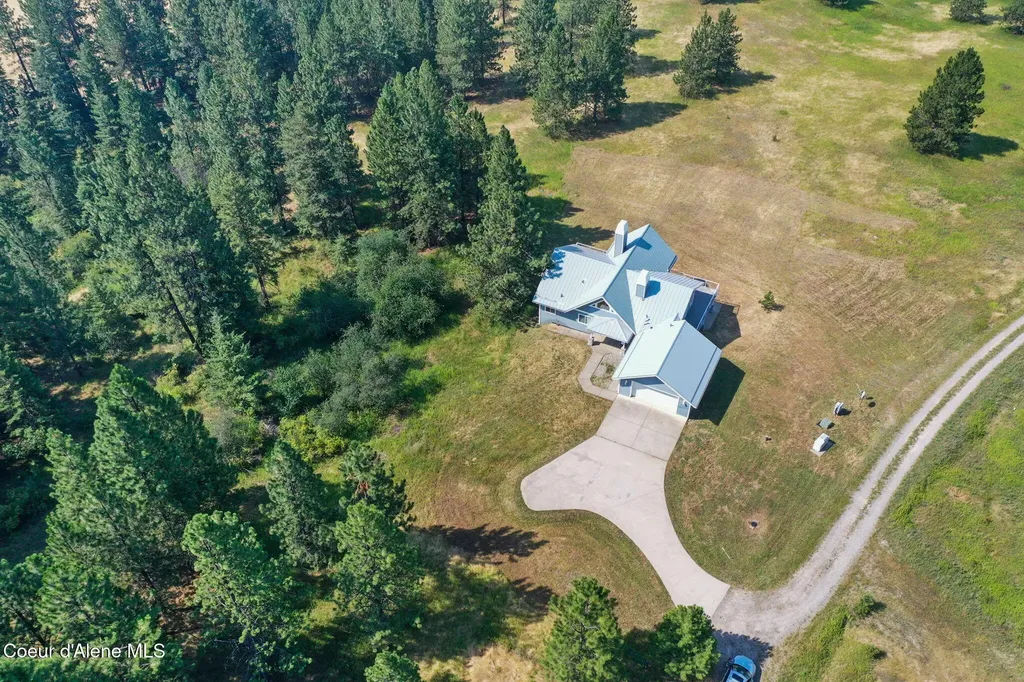 2953 E Badger Road Harrison ID 83833