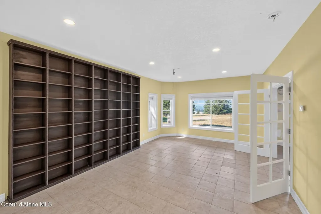 2953 E Badger Road Harrison ID 83833