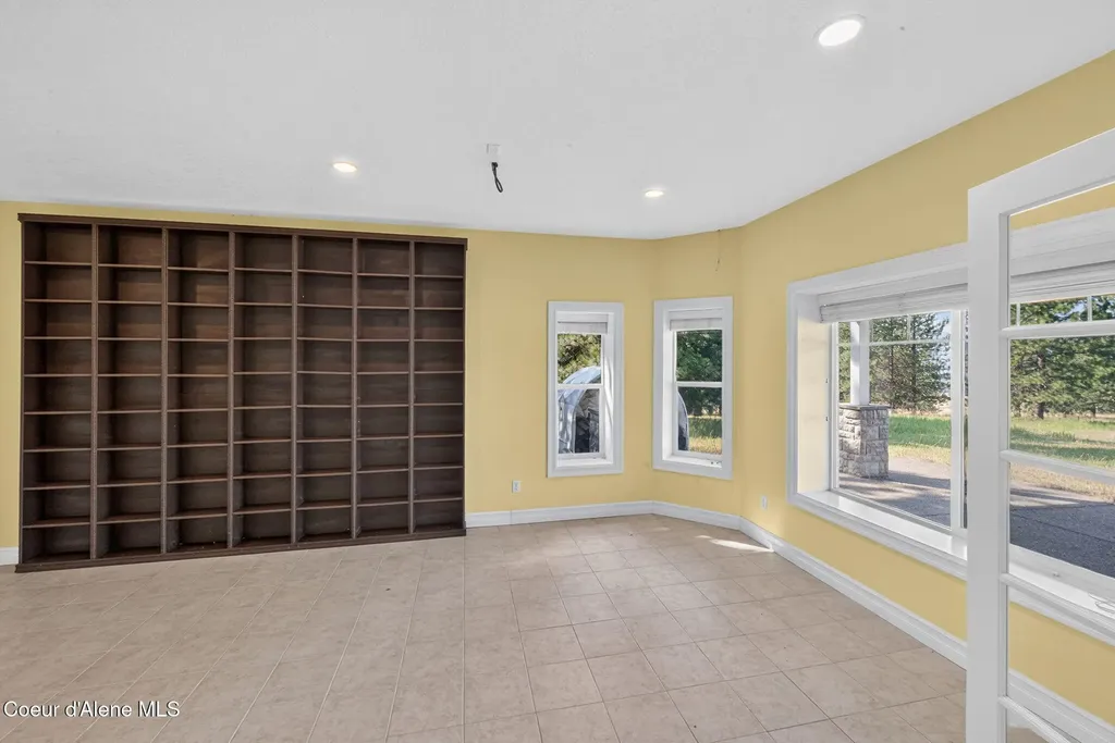 2953 E Badger Road Harrison ID 83833