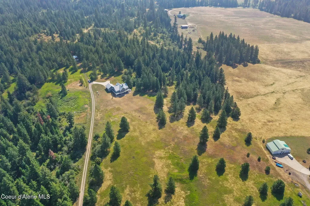 2953 E Badger Road Harrison ID 83833