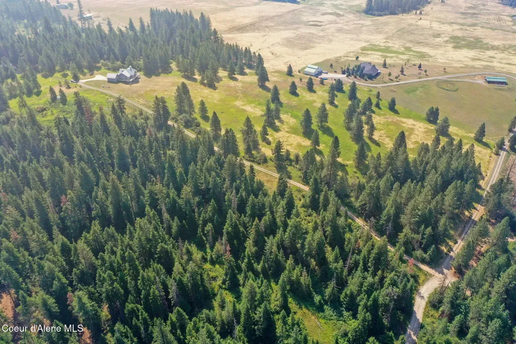 2953 E Badger Road Harrison ID 83833