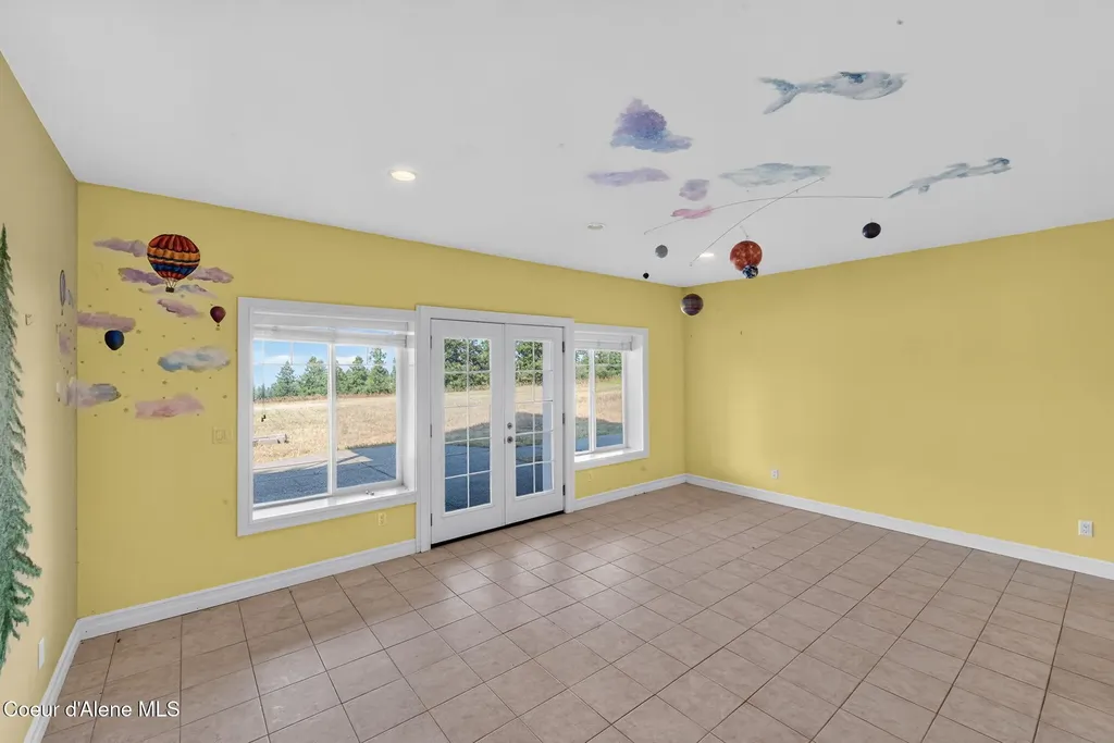 2953 E Badger Road Harrison ID 83833