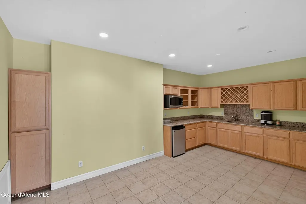 2953 E Badger Road Harrison ID 83833