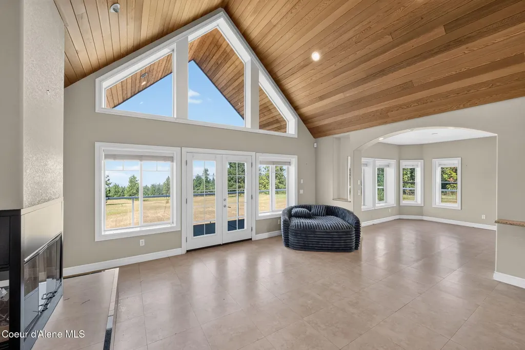 2953 E Badger Road Harrison ID 83833