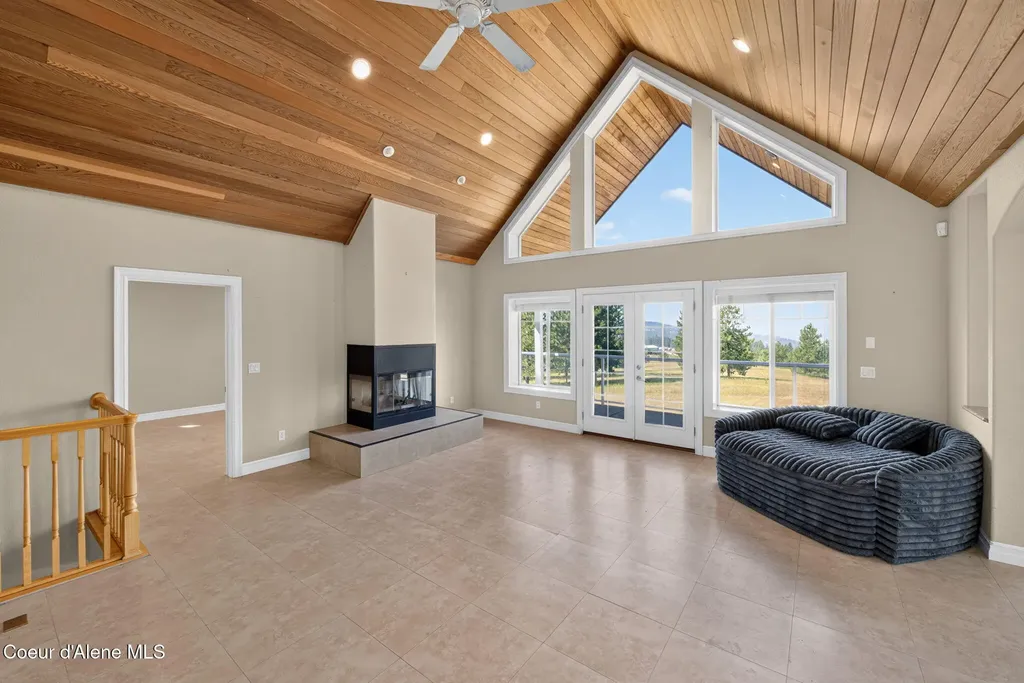 2953 E Badger Road Harrison ID 83833