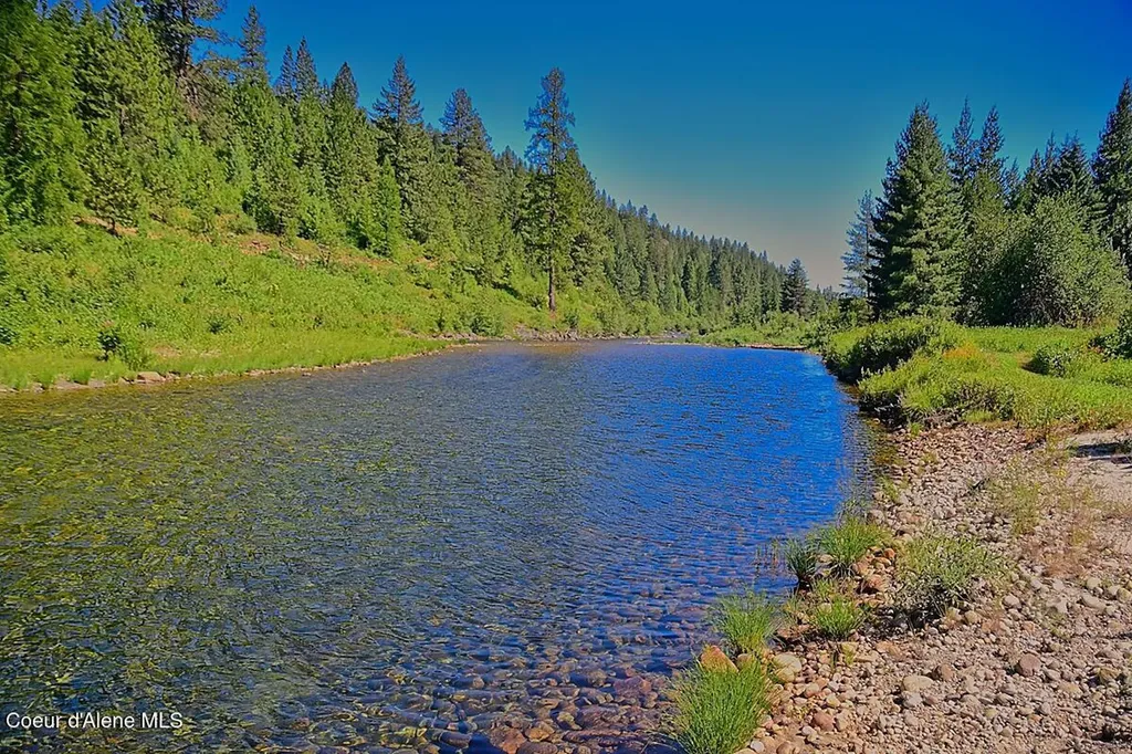 6045 Upper Pack River Road Sandpoint ID 83864