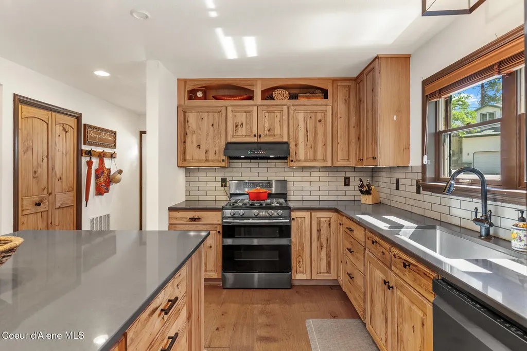 8795 N Clarkview Place Hayden ID 83835