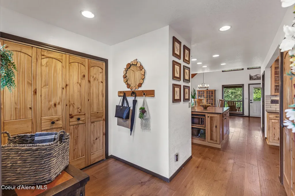 8795 N Clarkview Place Hayden ID 83835