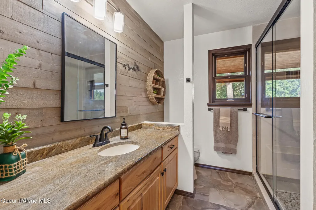 8795 N Clarkview Place Hayden ID 83835