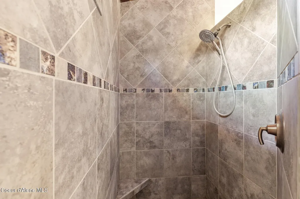 8795 N Clarkview Place Hayden ID 83835