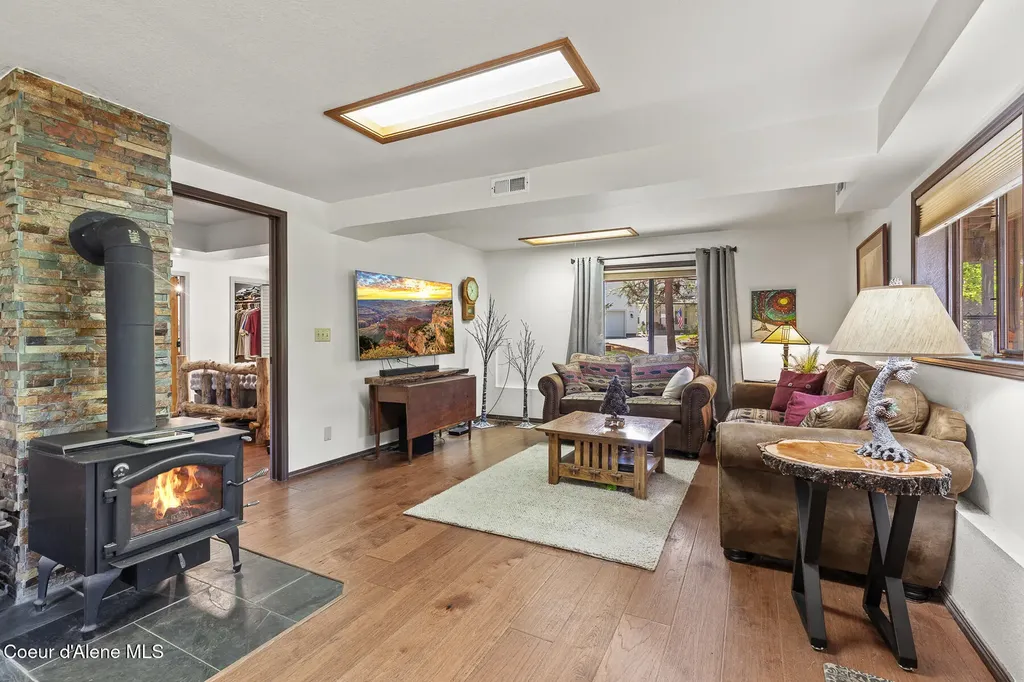 8795 N Clarkview Place Hayden ID 83835