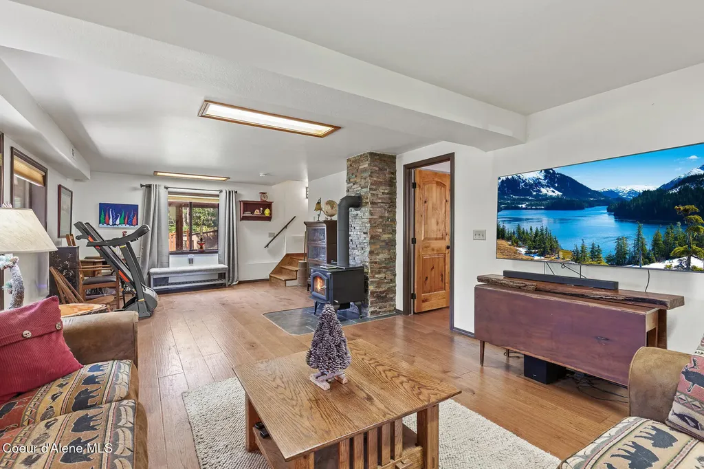 8795 N Clarkview Place Hayden ID 83835