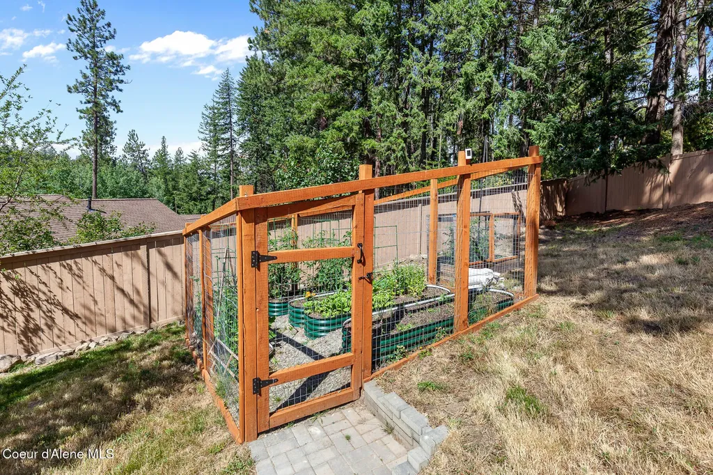 8795 N Clarkview Place Hayden ID 83835