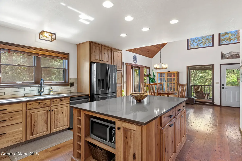 8795 N Clarkview Place Hayden ID 83835