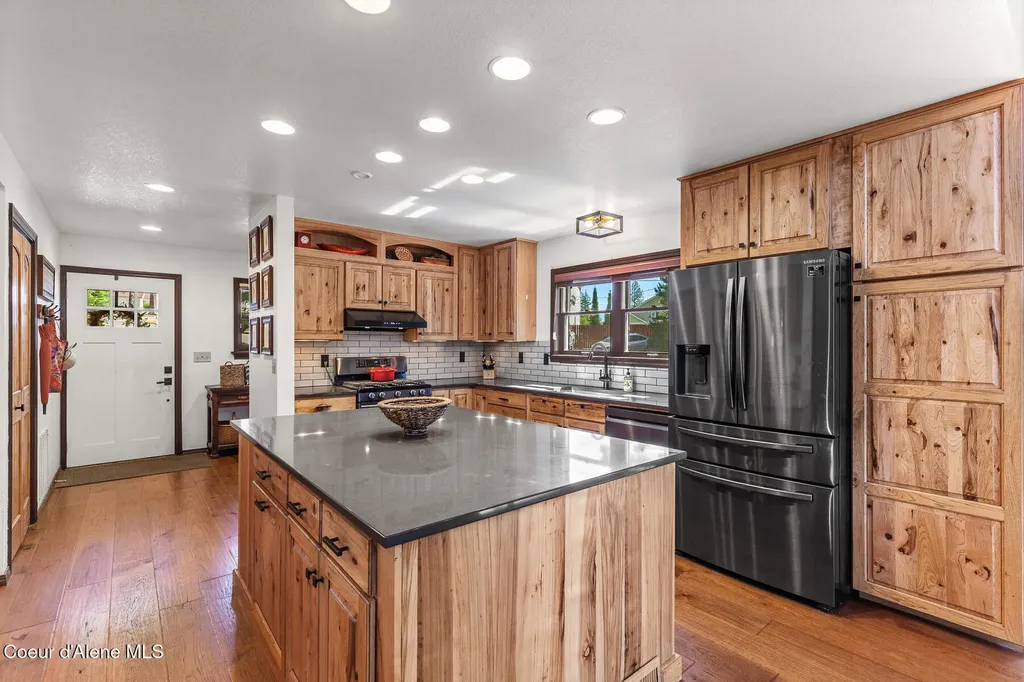 8795 N Clarkview Place Hayden ID 83835