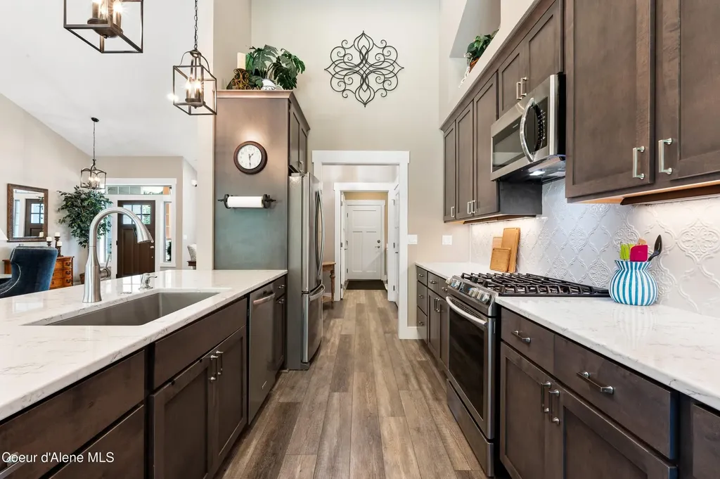 218 Crooked Ear Drive Sandpoint ID 83864