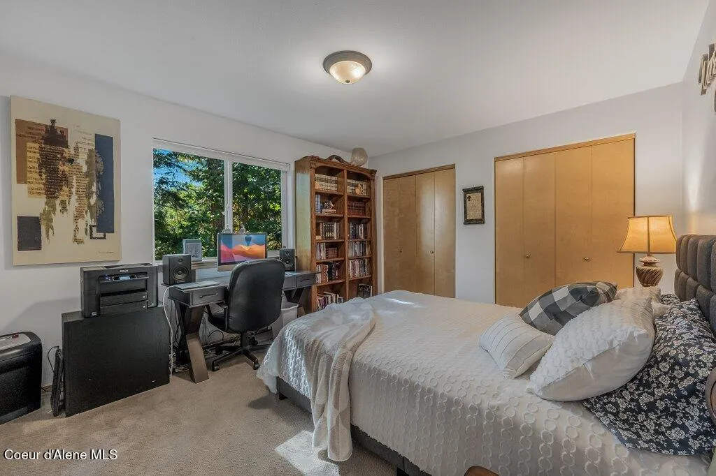11413 N Summit Loop Hauser ID 83854