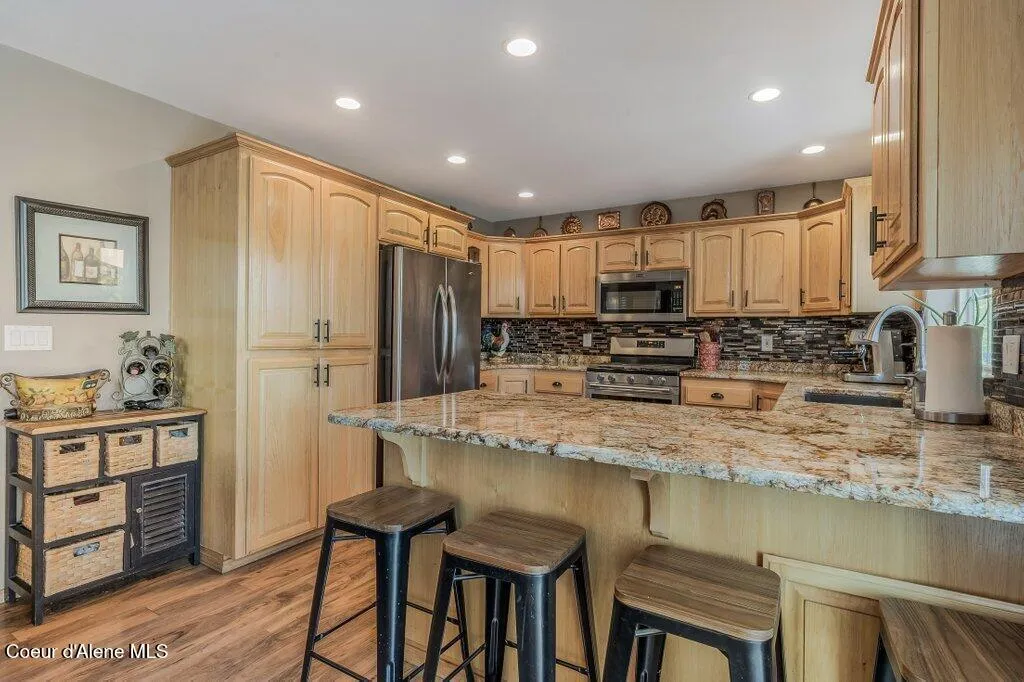 11413 N Summit Loop Hauser ID 83854