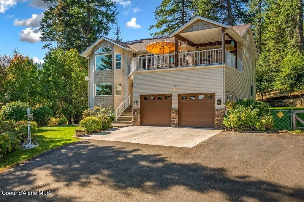 11413 N Summit Loop Hauser ID 83854