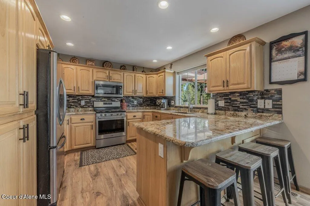 11413 N Summit Loop Hauser ID 83854