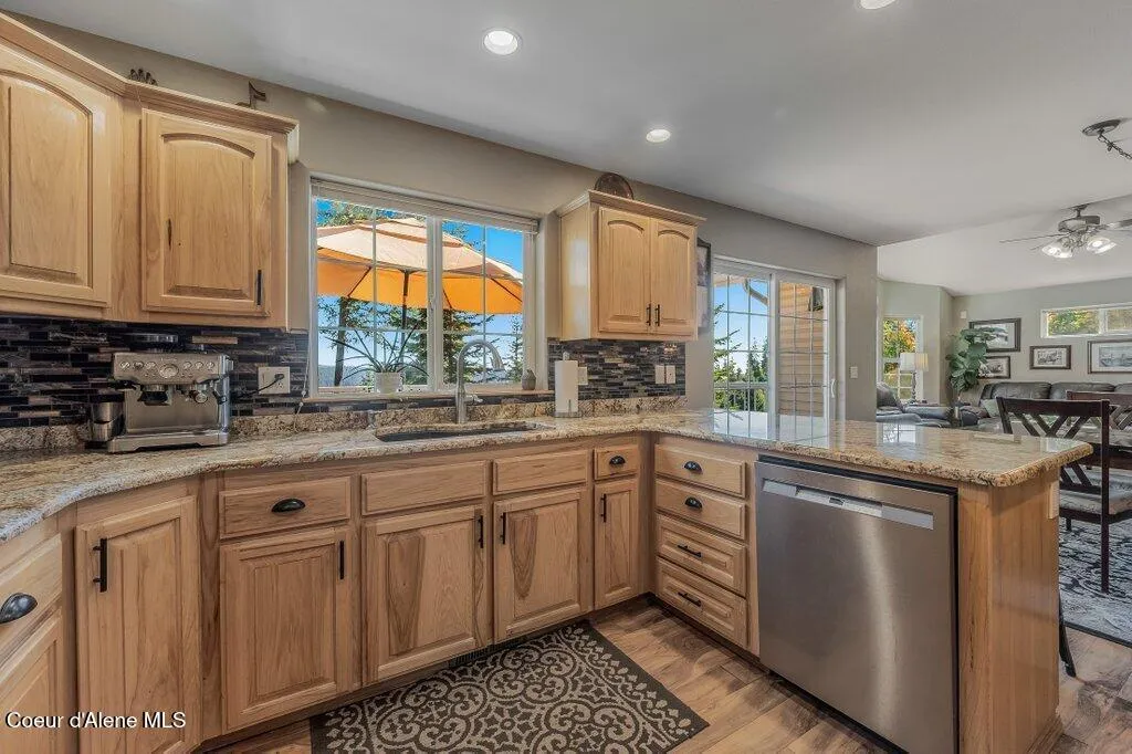 11413 N Summit Loop Hauser ID 83854