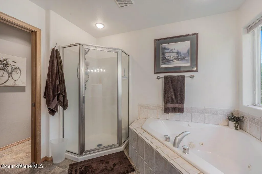 11413 N Summit Loop Hauser ID 83854