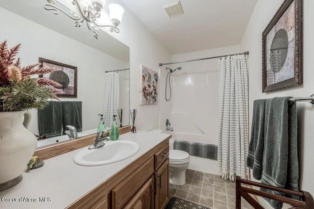 11413 N Summit Loop Hauser ID 83854