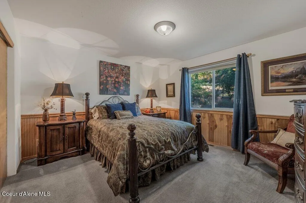11413 N Summit Loop Hauser ID 83854