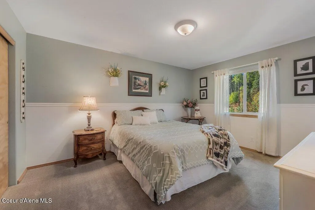 11413 N Summit Loop Hauser ID 83854