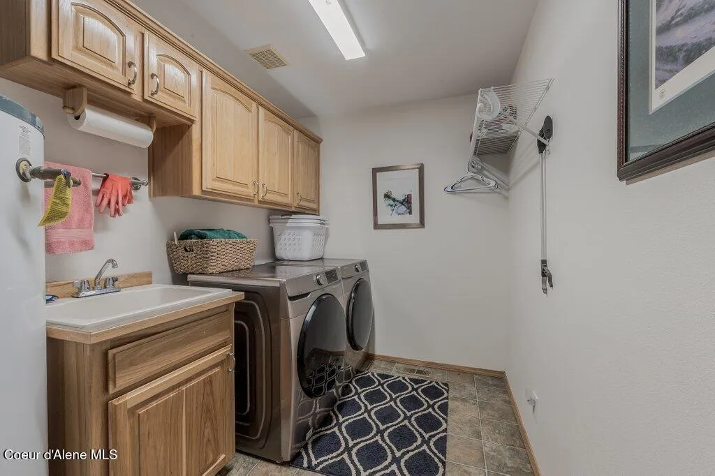 11413 N Summit Loop Hauser ID 83854