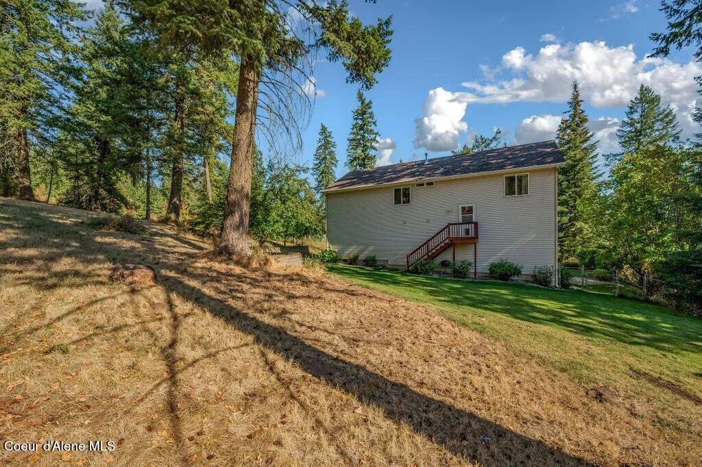 11413 N Summit Loop Hauser ID 83854