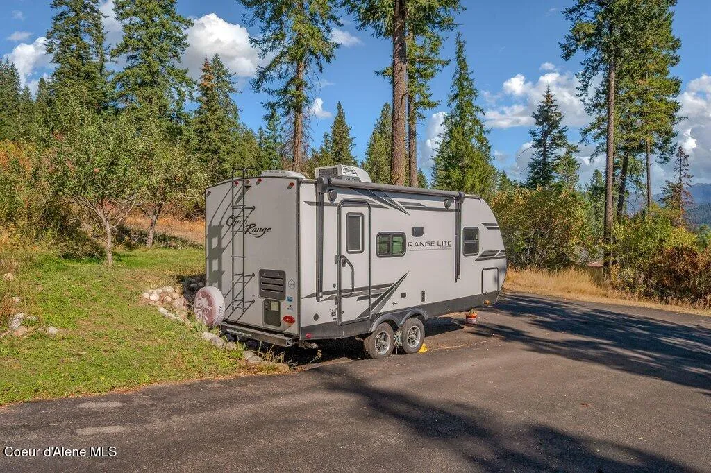 11413 N Summit Loop Hauser ID 83854
