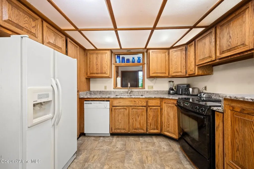 6734 W Sturgeon Road Rathdrum ID 83858