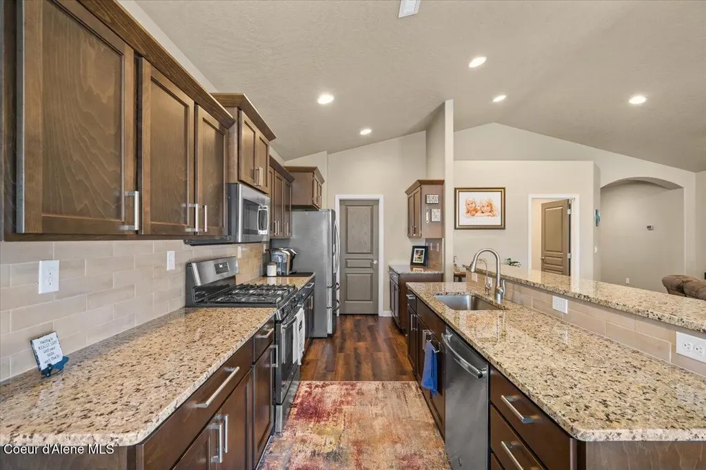 13465 N Telluride Loop Hayden ID 83835