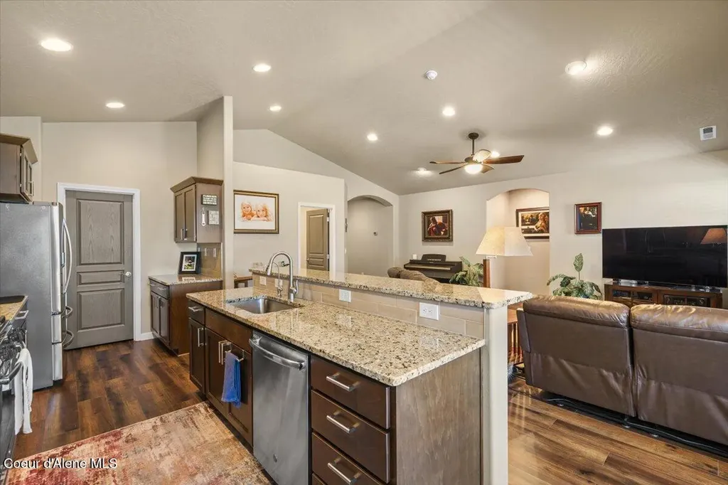 13465 N Telluride Loop Hayden ID 83835