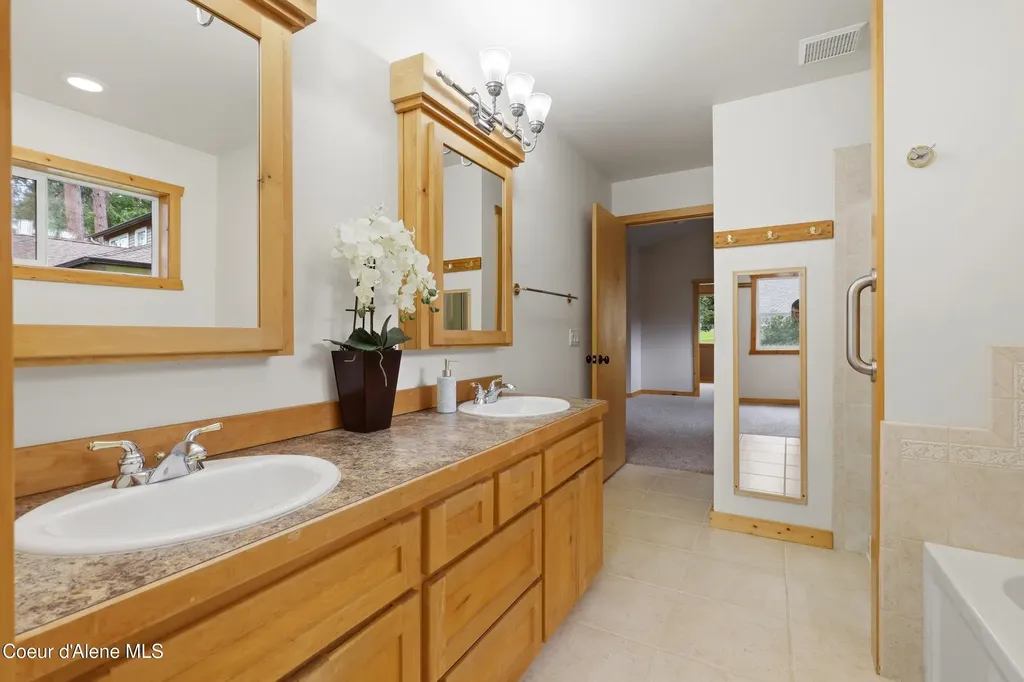 10392 N Morris Road Hayden ID 83835