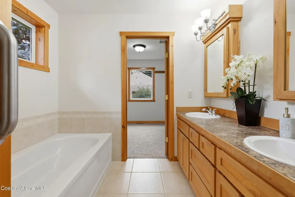 10392 N Morris Road Hayden ID 83835