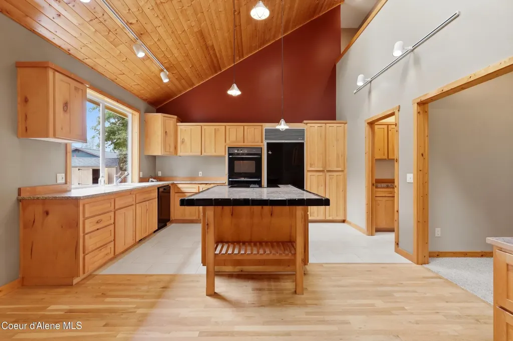 10392 N Morris Road Hayden ID 83835