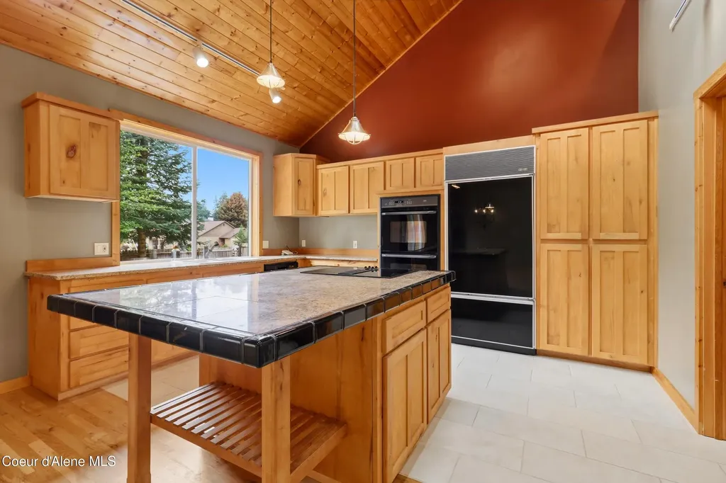 10392 N Morris Road Hayden ID 83835