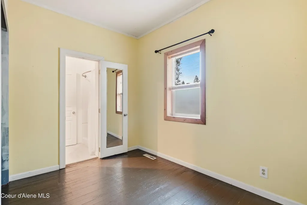 1023 W Washington Avenue Sandpoint ID 83864