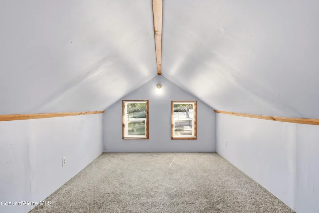 1023 W Washington Avenue Sandpoint ID 83864