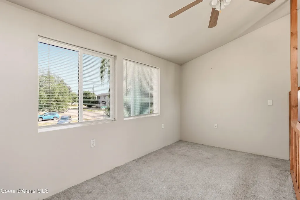 1023 W Washington Avenue Sandpoint ID 83864