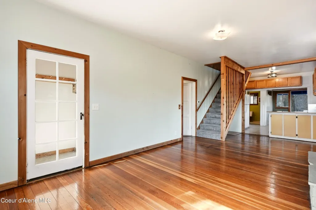 1023 W Washington Avenue Sandpoint ID 83864