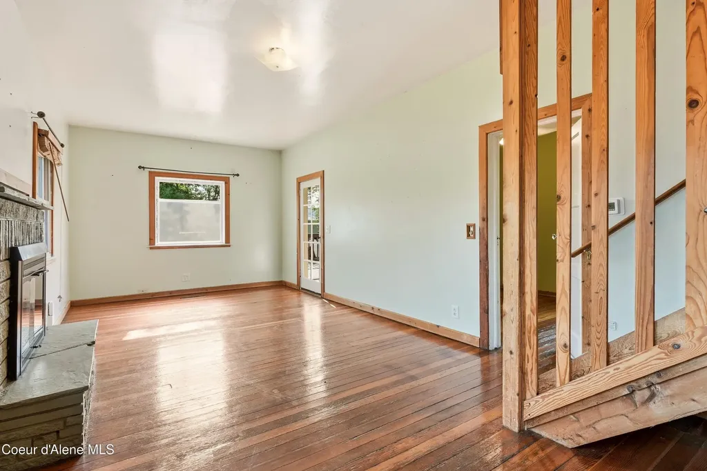 1023 W Washington Avenue Sandpoint ID 83864