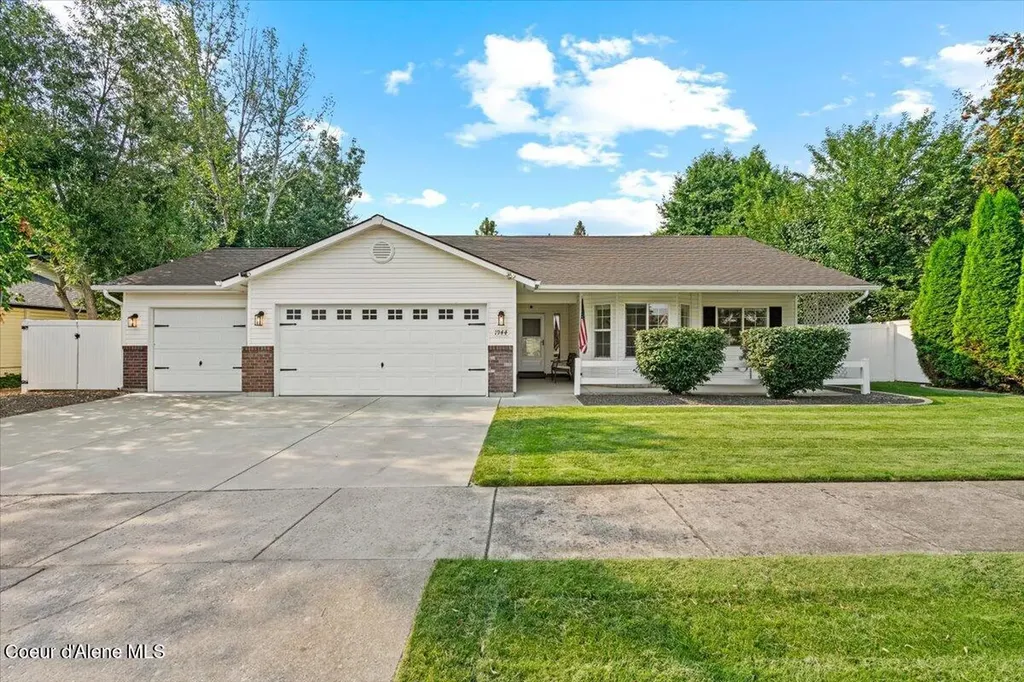 1944 W Ridgemont Avenue Hayden ID 83835