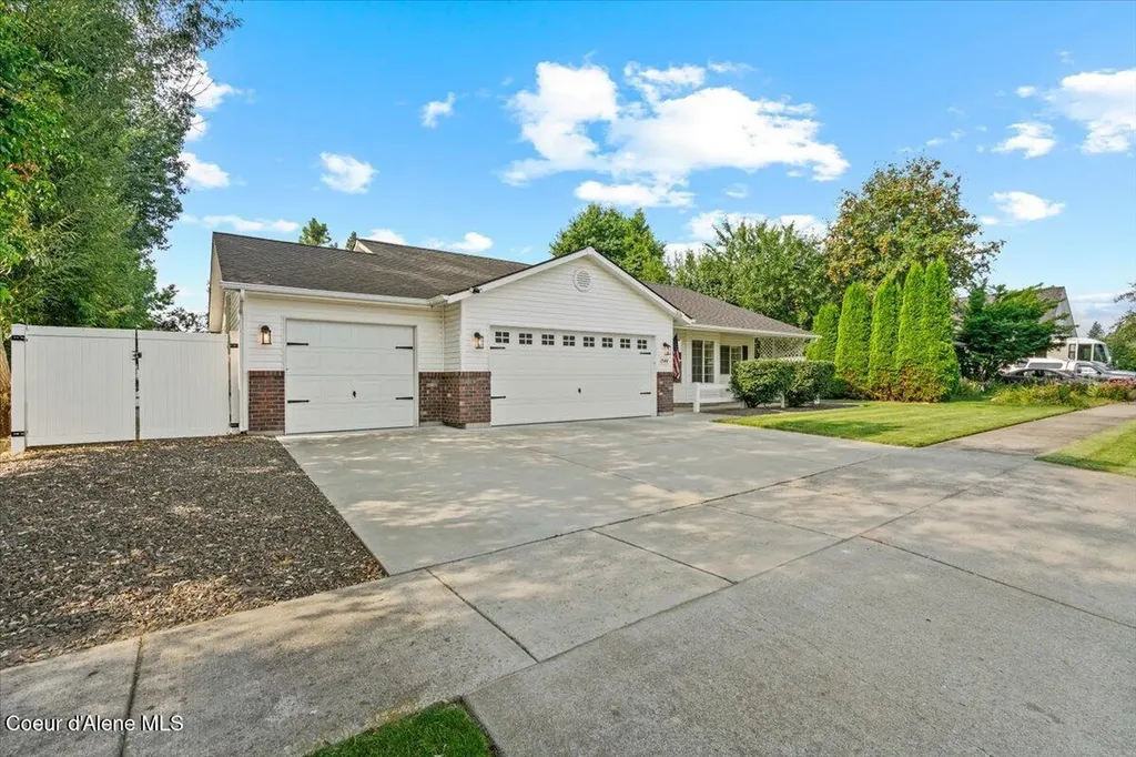 1944 W Ridgemont Avenue Hayden ID 83835