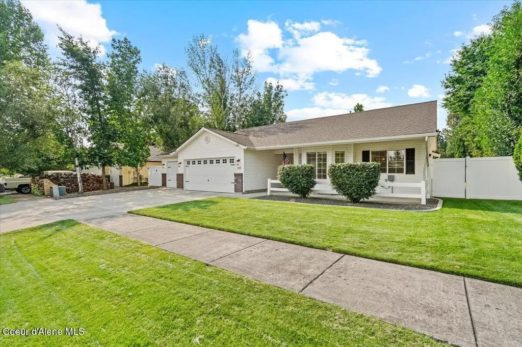 1944 W Ridgemont Avenue Hayden ID 83835