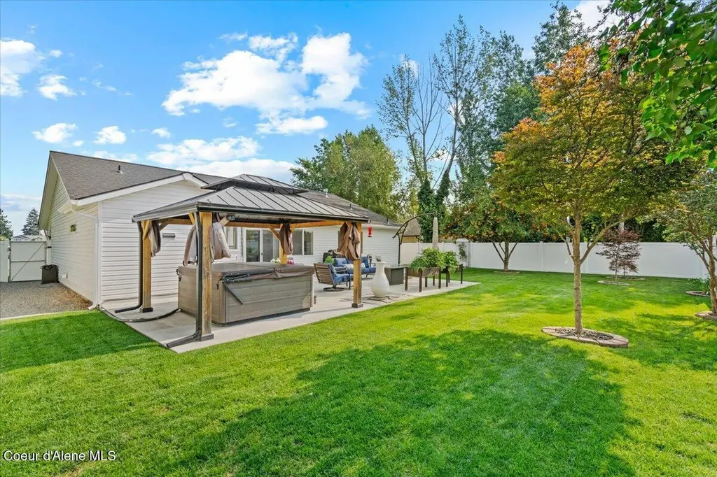 1944 W Ridgemont Avenue Hayden ID 83835